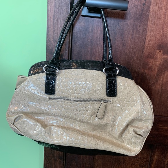 Large Guess Satchel - Picture 2 of 2